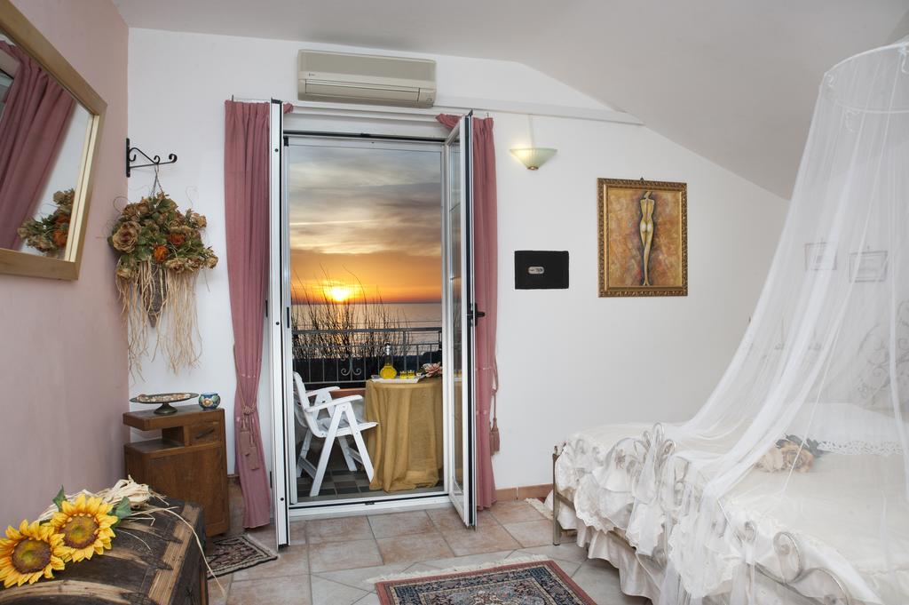 Casa Vacanza Alice&Mari Ascea Habitación foto